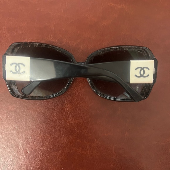 Chanel Sunglasses (Authentic) - Picture 5 of 7